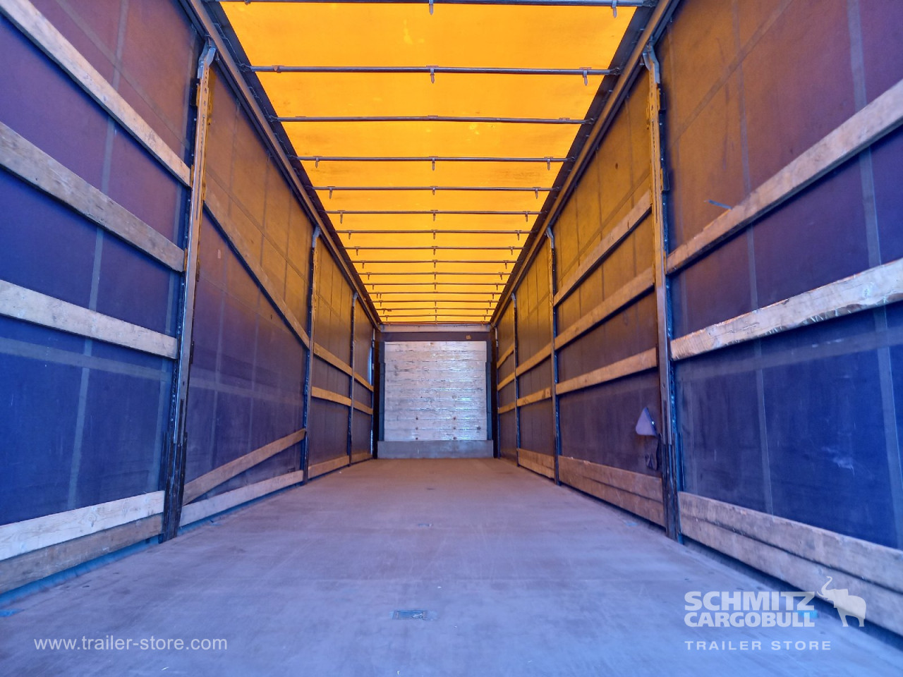 Schmitz Cargobull Curtainsider Standard 