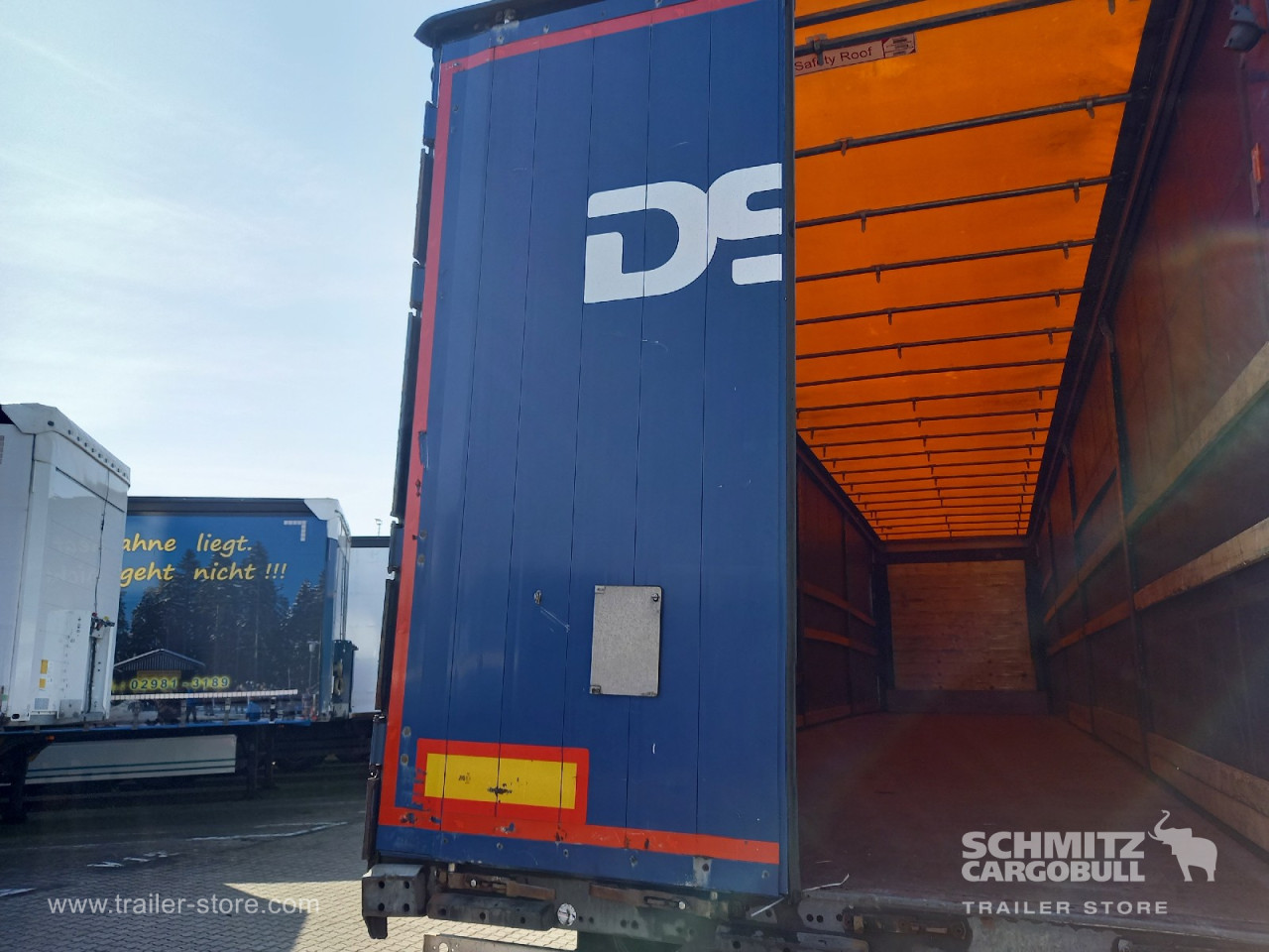 Schmitz Cargobull Curtainsider Standard 