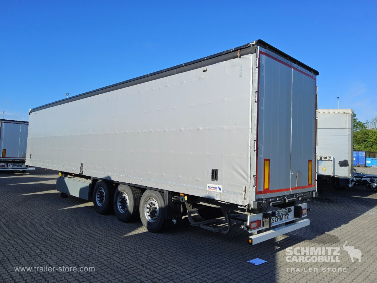 Schmitz Cargobull Curtainsider Standard Getränke 