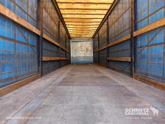 Schmitz Cargobull Curtainsider Coil 