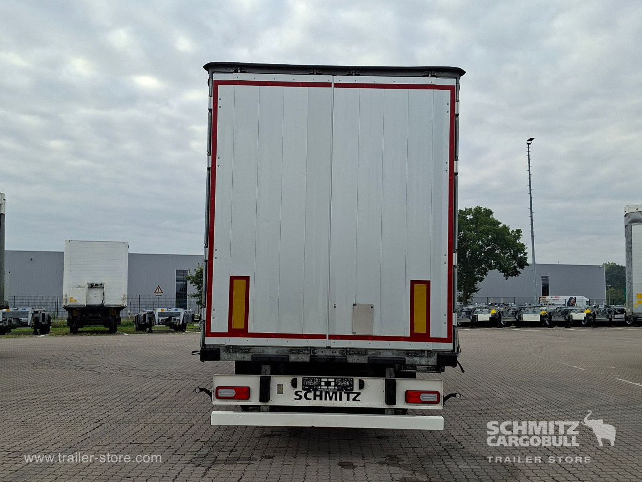 Schmitz Cargobull Curtainsider Standard Getränke 