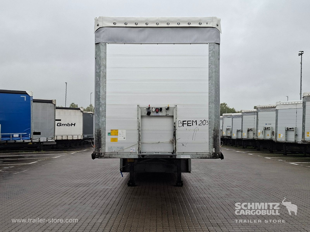 Schmitz Cargobull Curtainsider Standard Getränke 