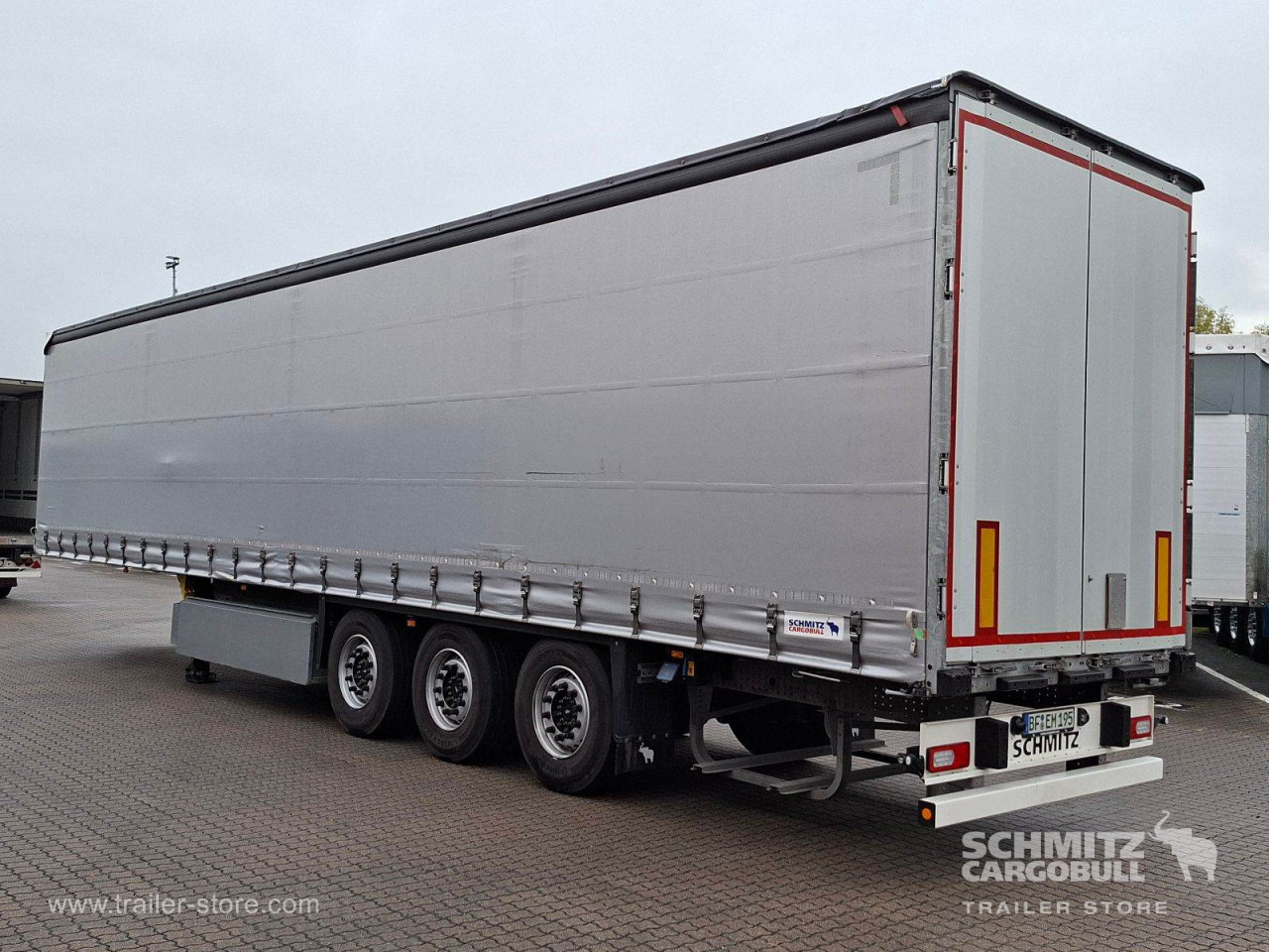 Schmitz Cargobull Curtainsider Standard Getränke 