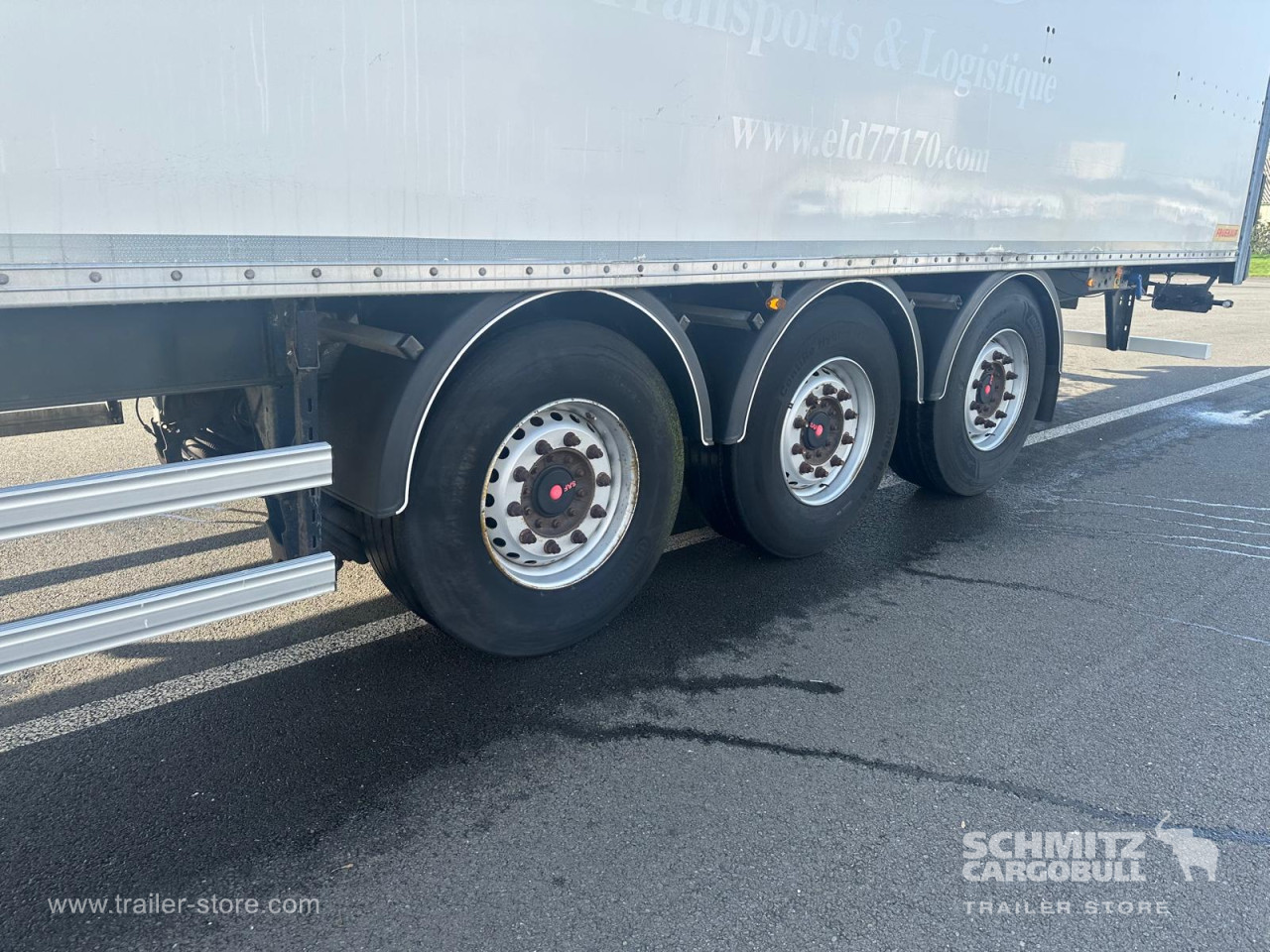 FRUEHAUF Semitrailer Dryfreight Standard Porte relevante 