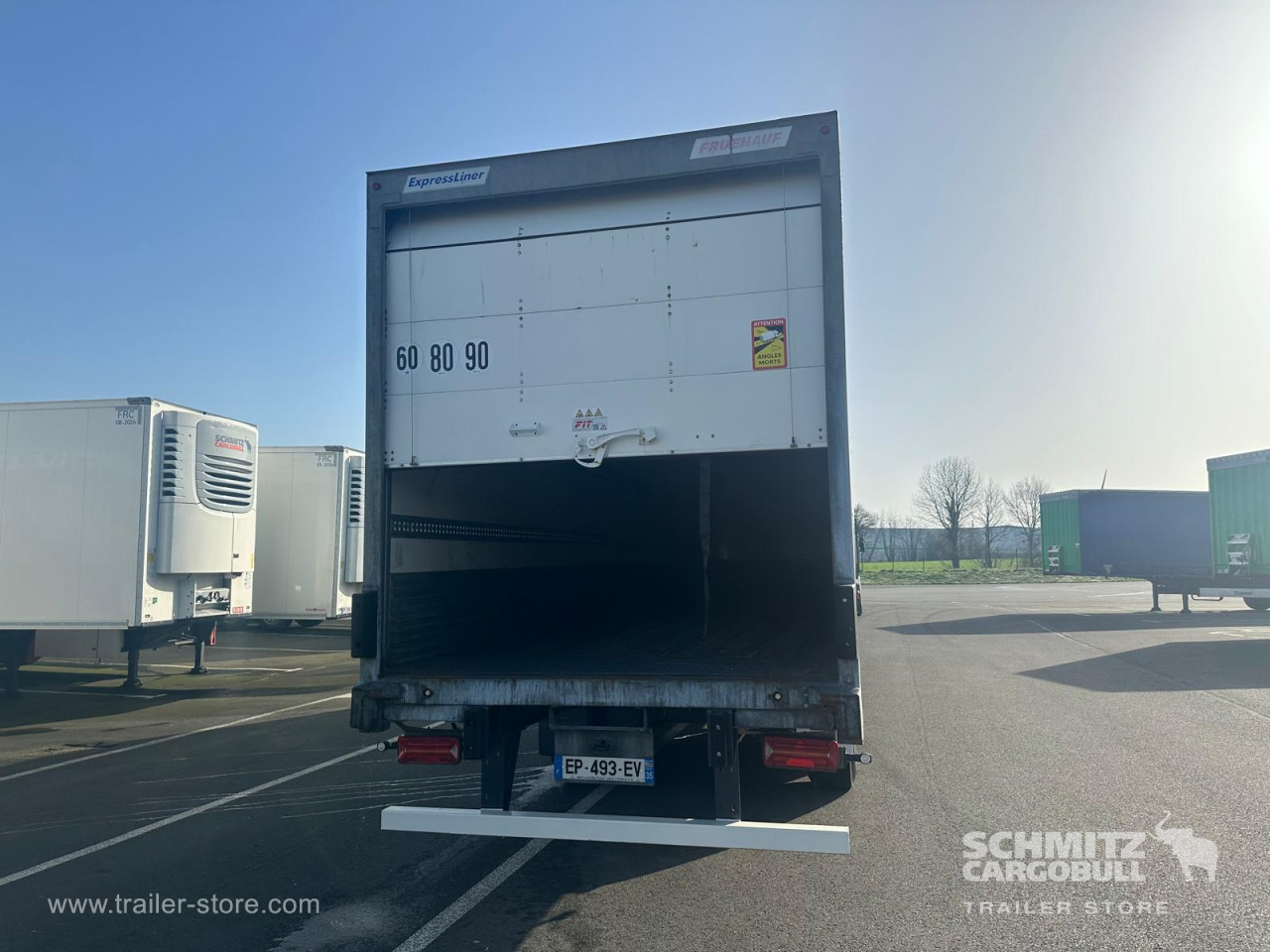 FRUEHAUF Semitrailer Dryfreight Standard Porte relevante 