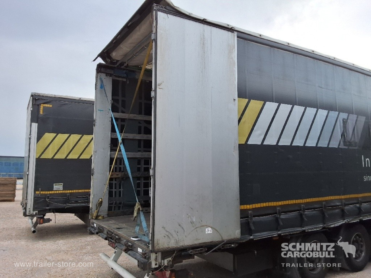 WIELTON Curtainsider Mega 