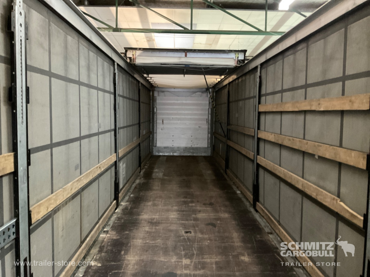 Schmitz Cargobull Curtainsider Standard Forklift holder 