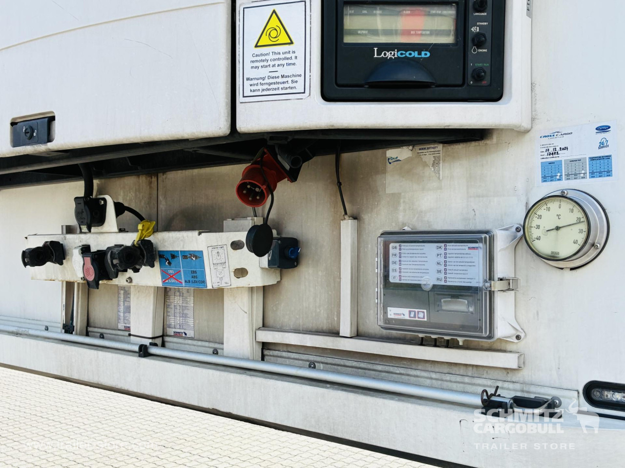 Schmitz Cargobull Tiefkühler Standard Doppelstock Trennwand 