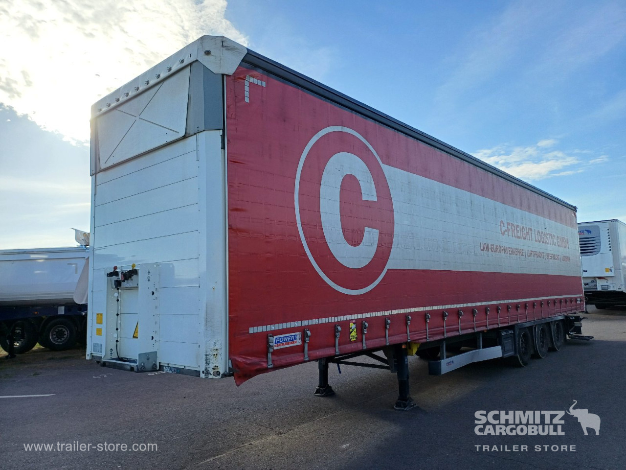 Schmitz Cargobull Curtainsider Mega 