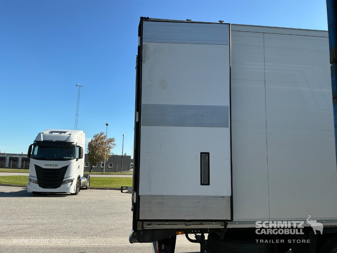 Schmitz Cargobull Reefer Meat hanging system 