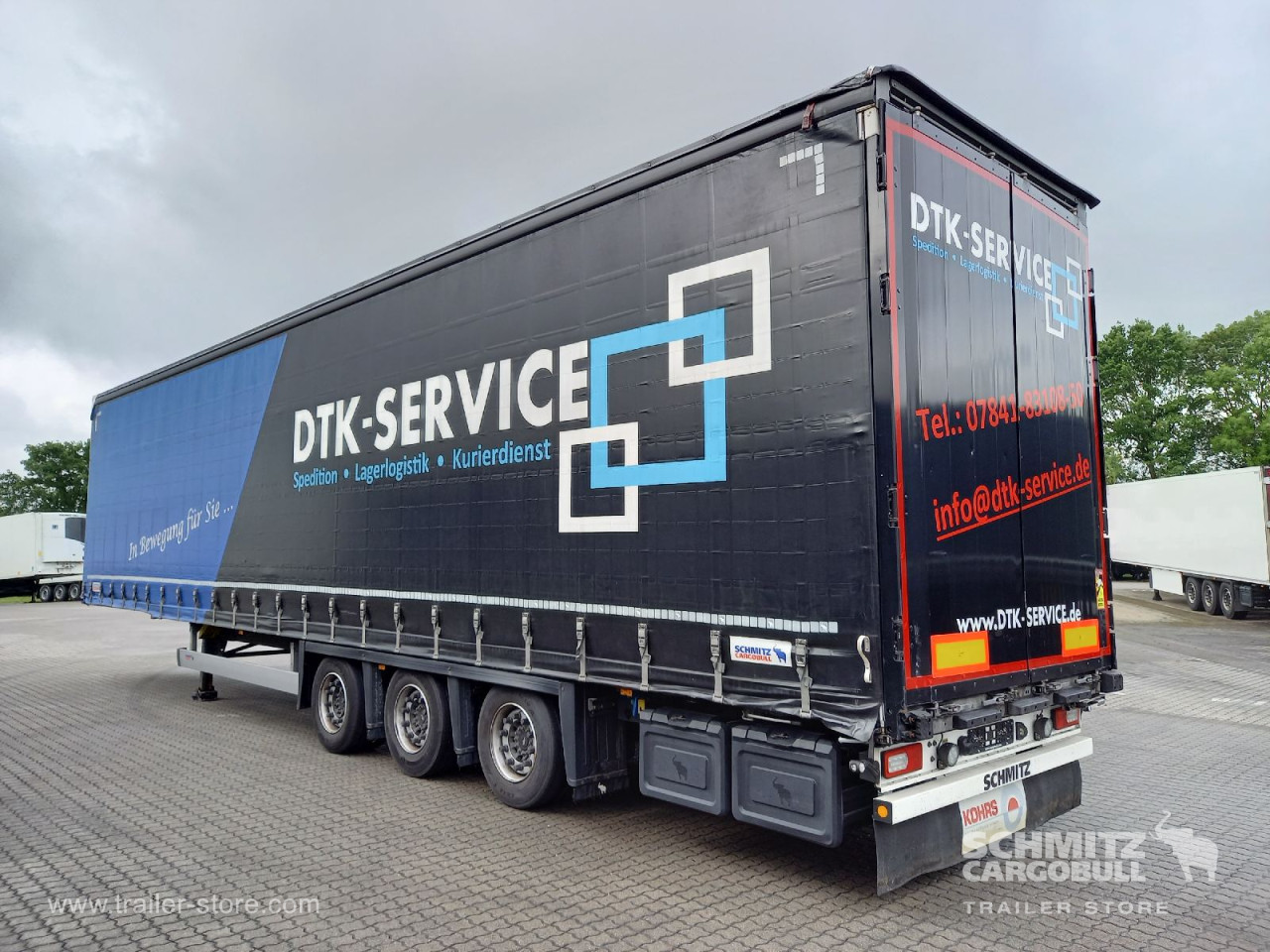 Schmitz Cargobull Curtainsider Mega Getränke 