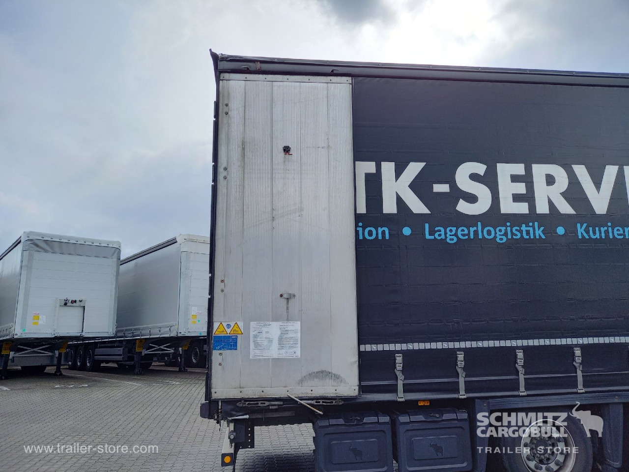 Schmitz Cargobull Curtainsider Mega Getränke 