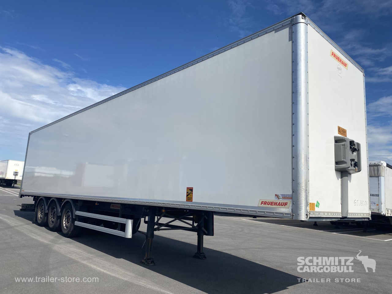 FRUEHAUF Semitrailer Dryfreight Standard Porte relevante 
