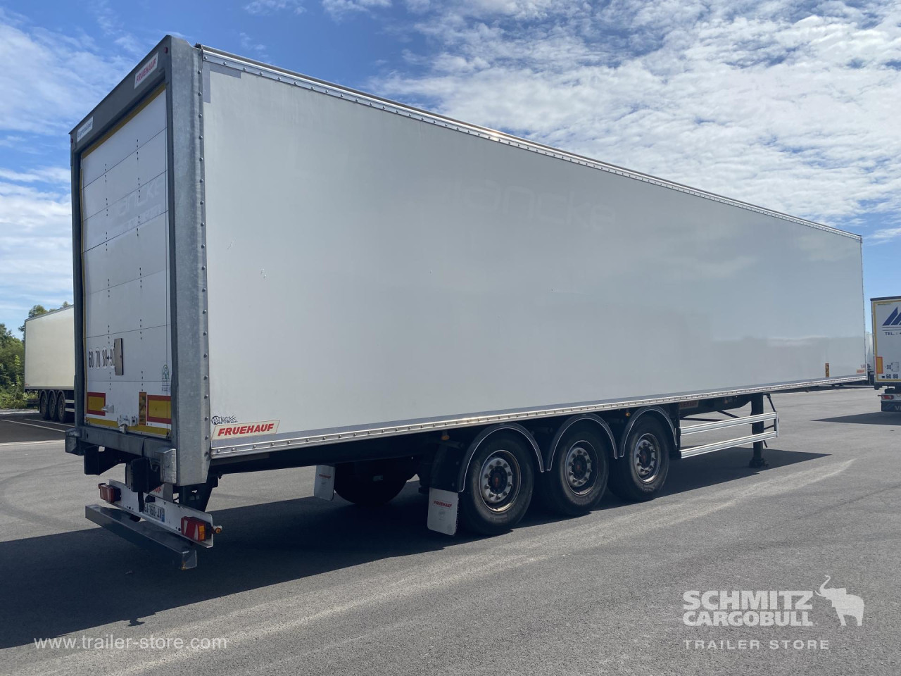 FRUEHAUF Semitrailer Dryfreight Standard Porte relevante 
