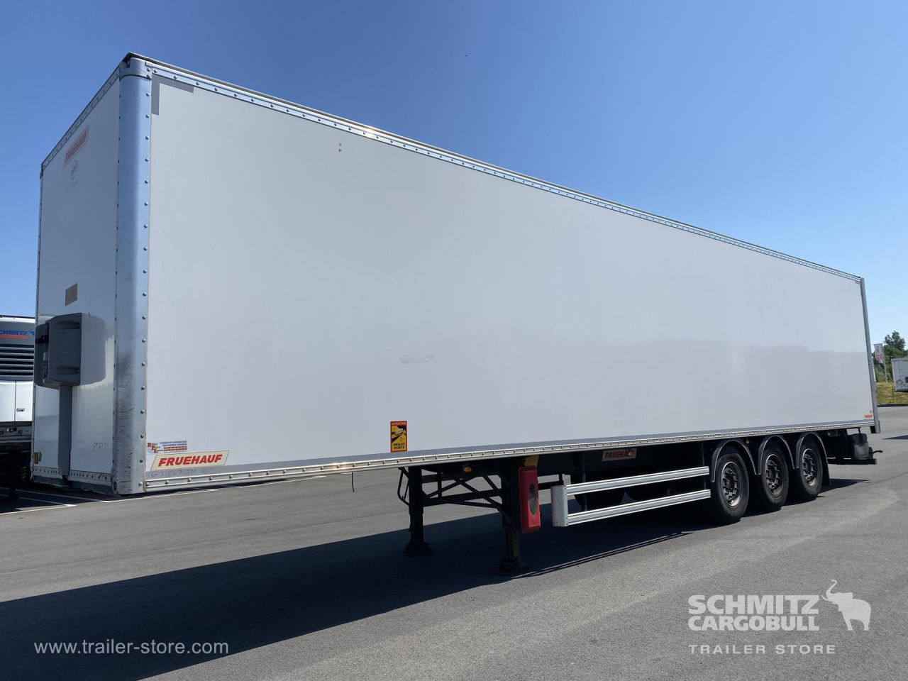 FRUEHAUF Semitrailer Dryfreight Standard Porte relevante 