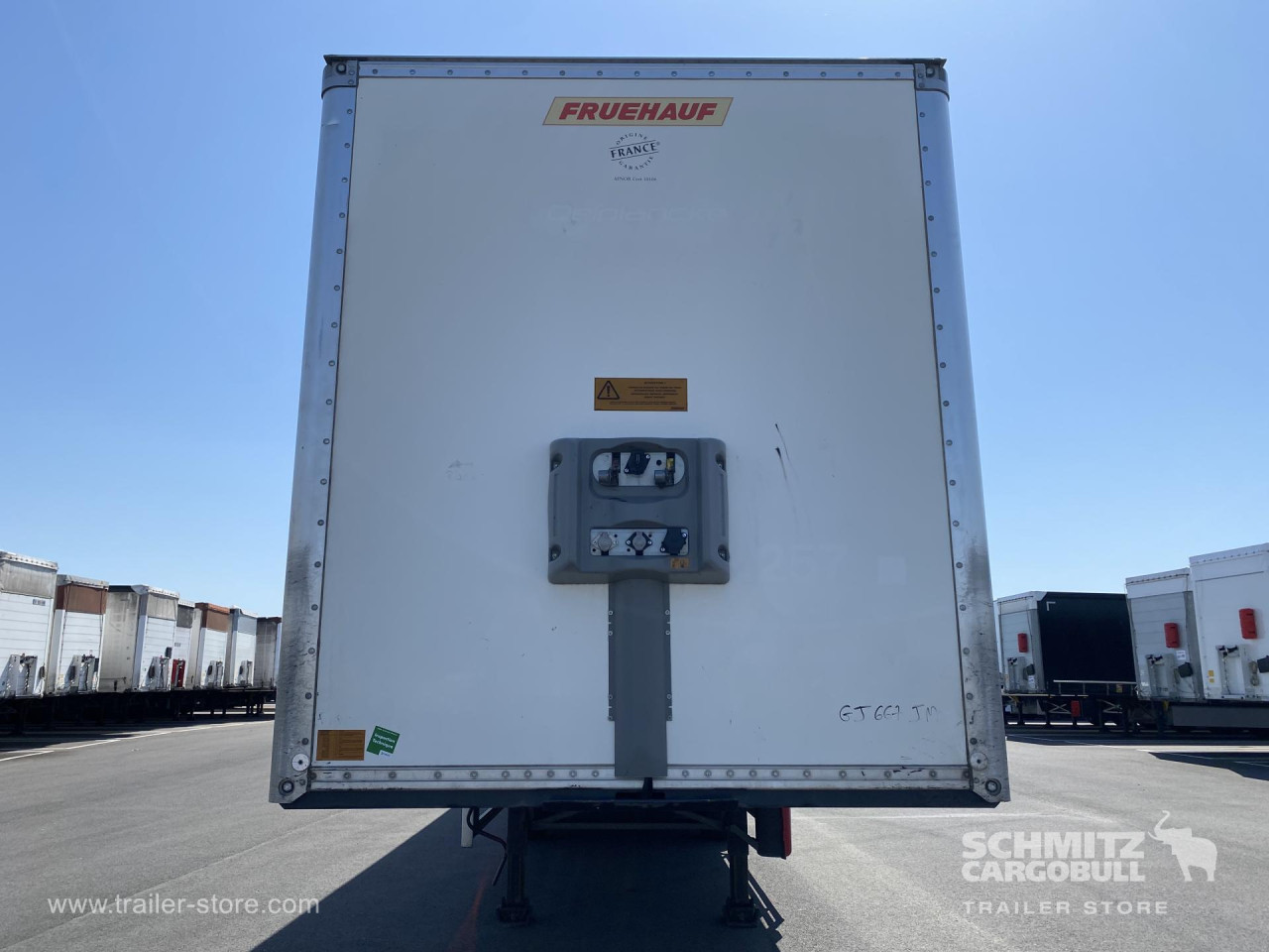 FRUEHAUF Semitrailer Dryfreight Standard Porte relevante 