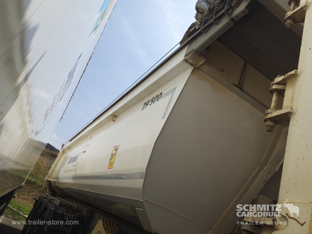 Schmitz Cargobull Semitrailer Tipper Steel half pipe body 24m³ 