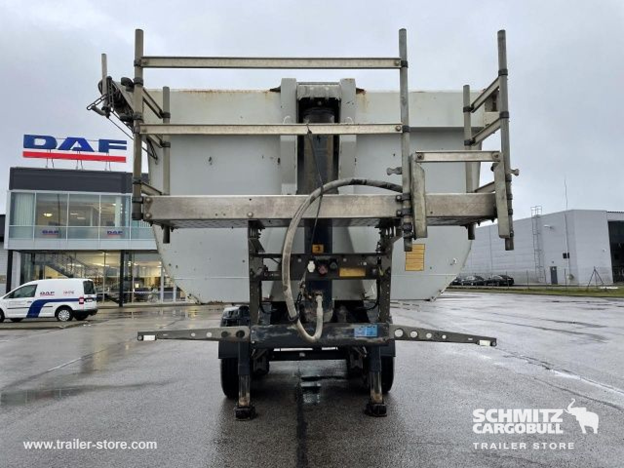 Schmitz Cargobull Tipper Steel half pipe body 24m³ 