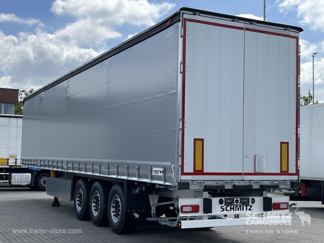 Schmitz Cargobull Curtainsider Standard Getränke 