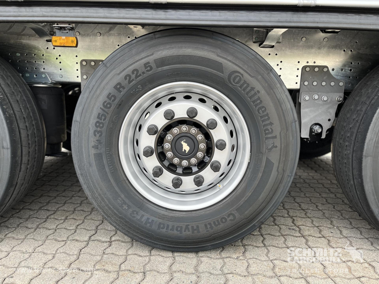 Schmitz Cargobull Curtainsider Standard Getränke 