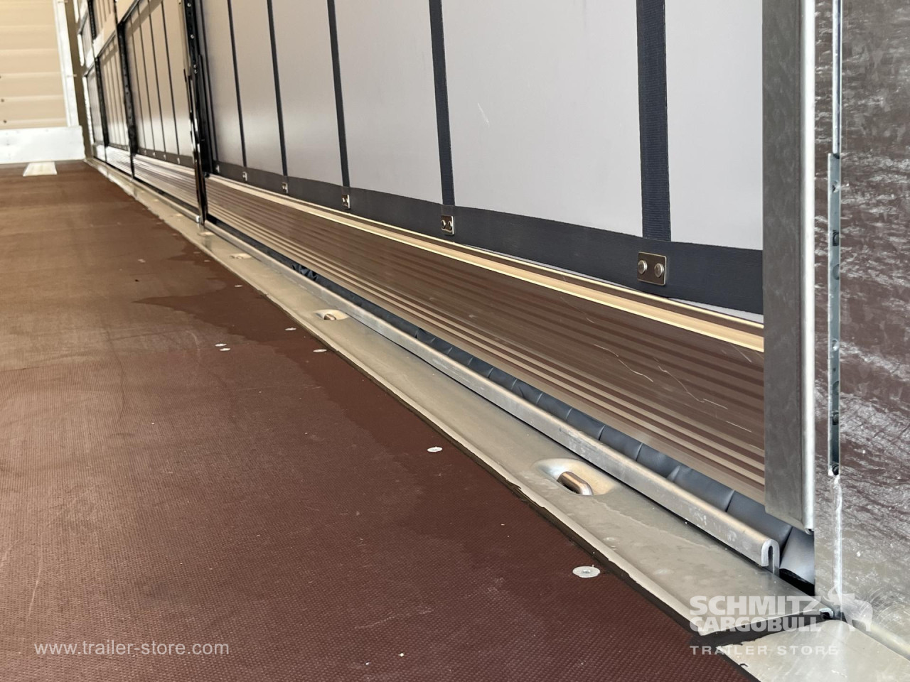 Schmitz Cargobull Curtainsider Standard Getränke 