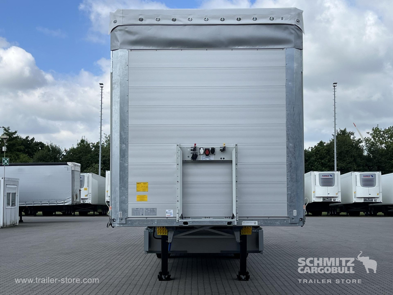 Schmitz Cargobull Curtainsider Standard Getränke 