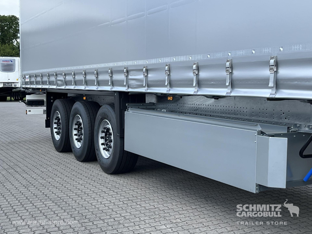 Schmitz Cargobull Curtainsider Standard Getränke 
