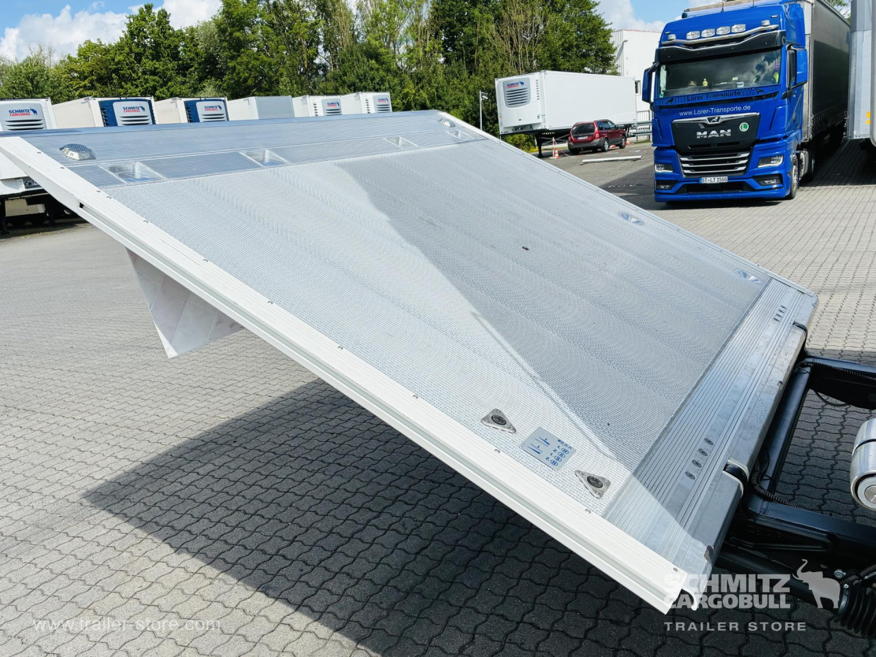 Schmitz Cargobull Frischdienst Standard Trennwand Ladebordwand 