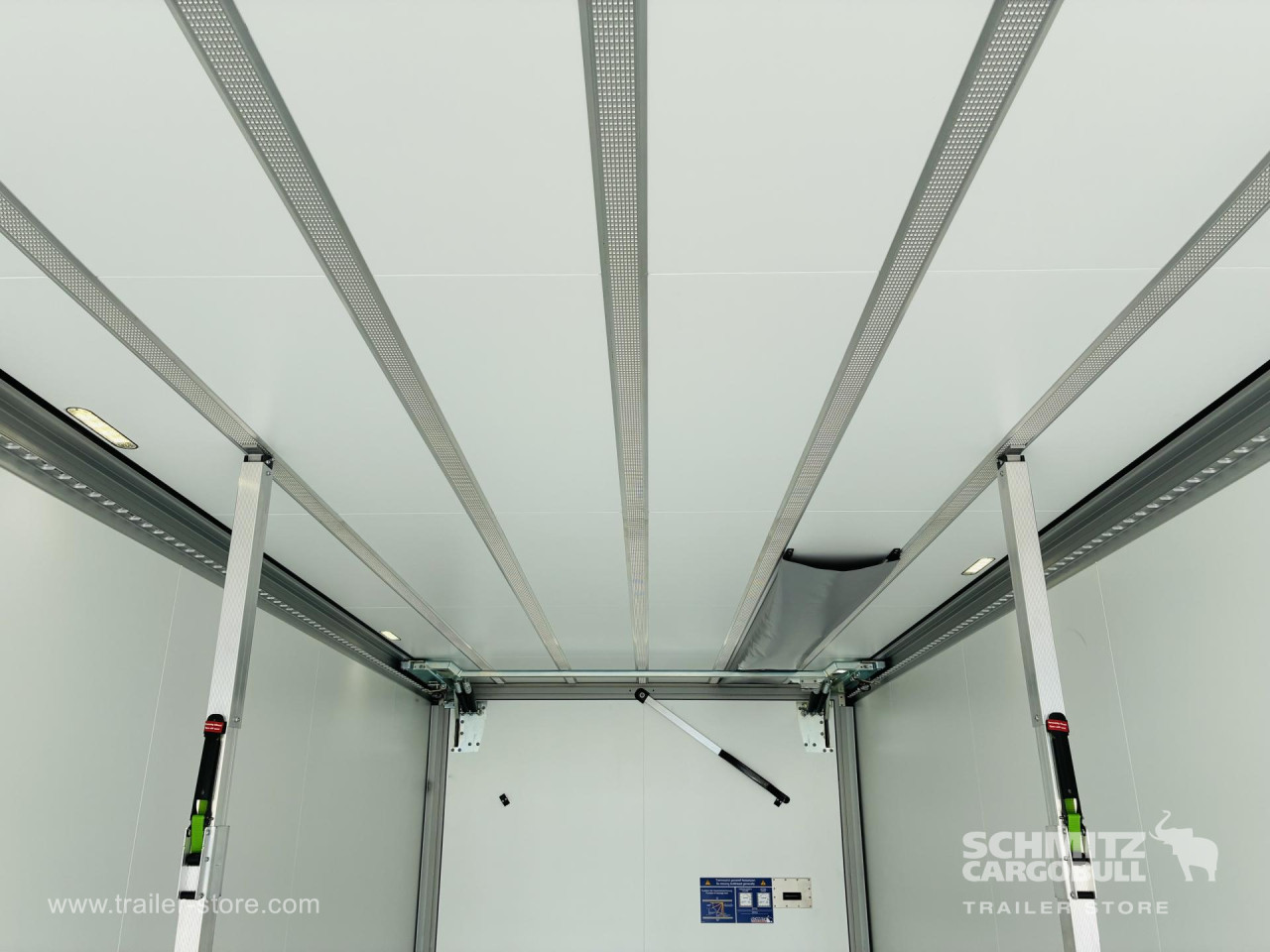 Schmitz Cargobull Frischdienst Standard Trennwand Ladebordwand 