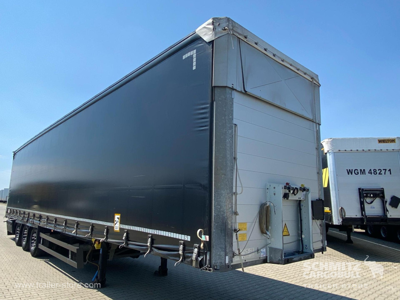 Schmitz Cargobull Curtainsider Mega 