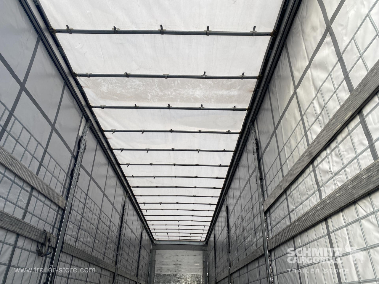 Schmitz Cargobull Semitrailer Curtainsider Standard Hayon 