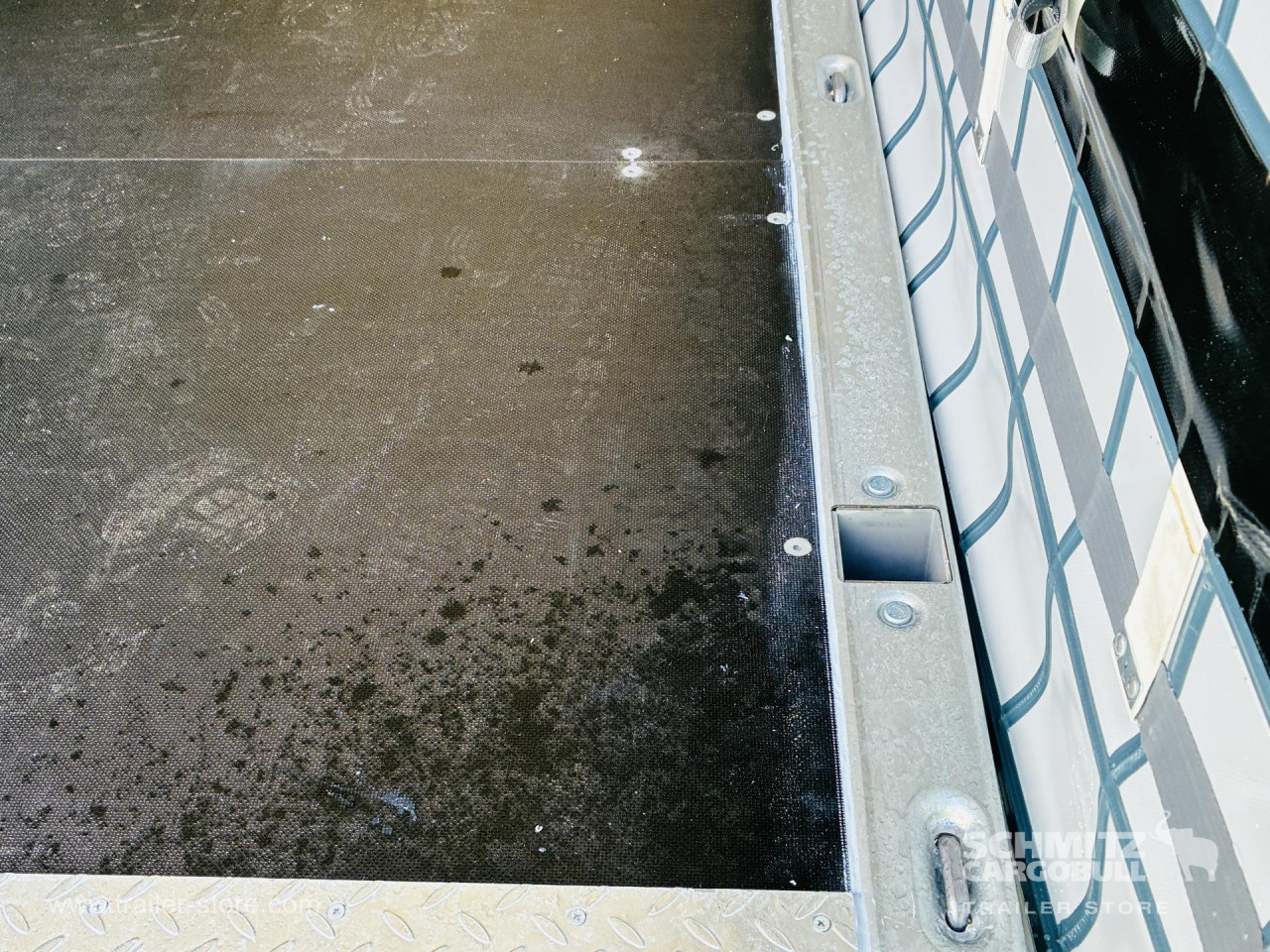 Schmitz Cargobull Curtainsider Mega 