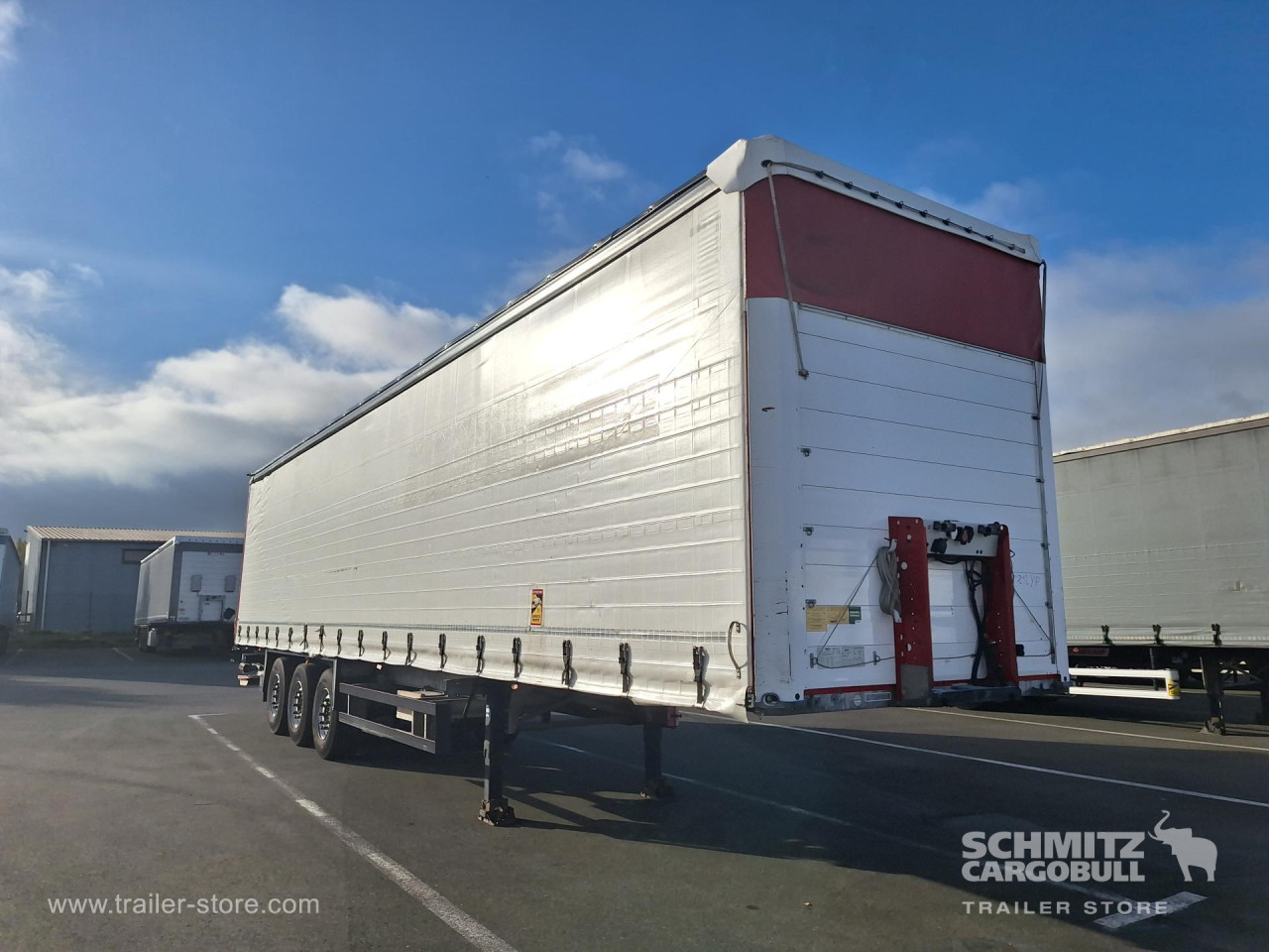 Schmitz Cargobull Semitrailer Curtainsider Standard Hayon 