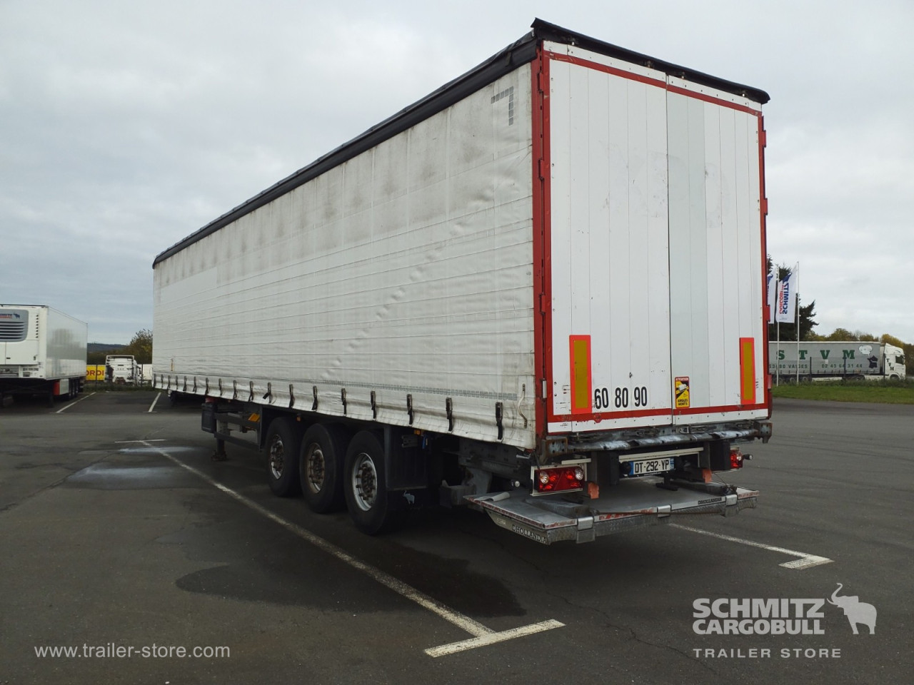 Schmitz Cargobull Semitrailer Curtainsider Standard Hayon 