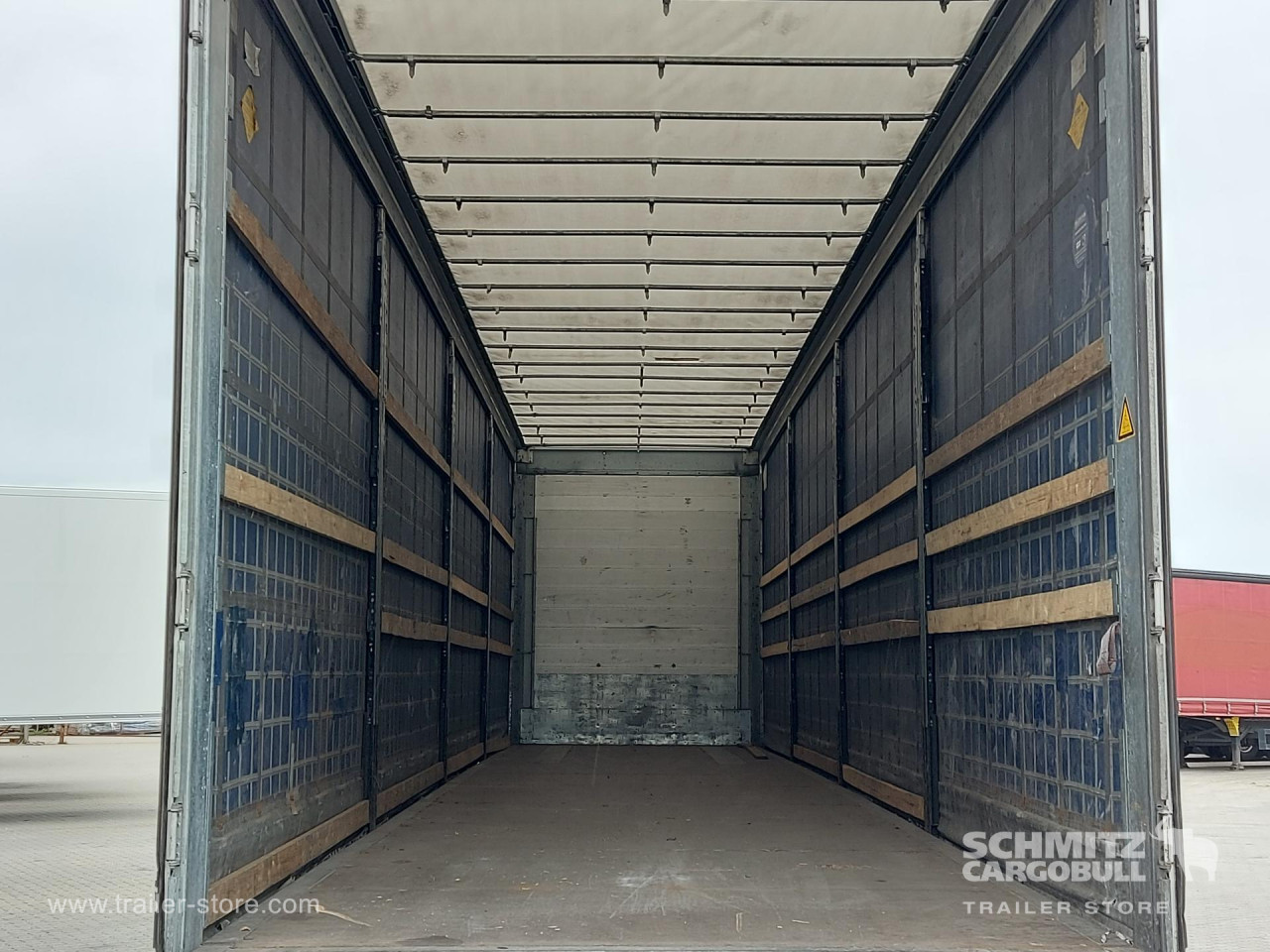 Schmitz Cargobull Curtainsider Mega 