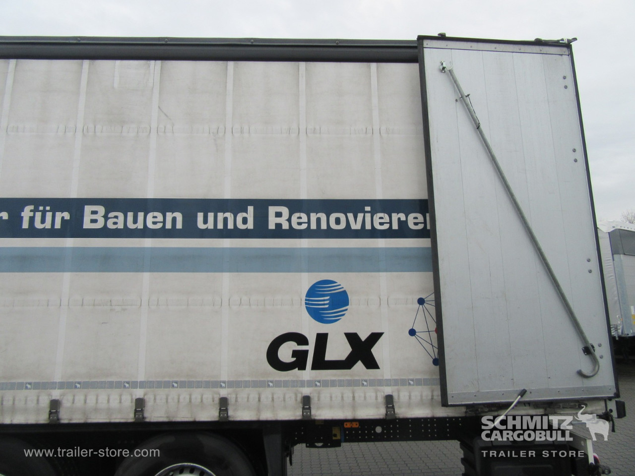 Schmitz Cargobull Curtainsider Standard Getränke 