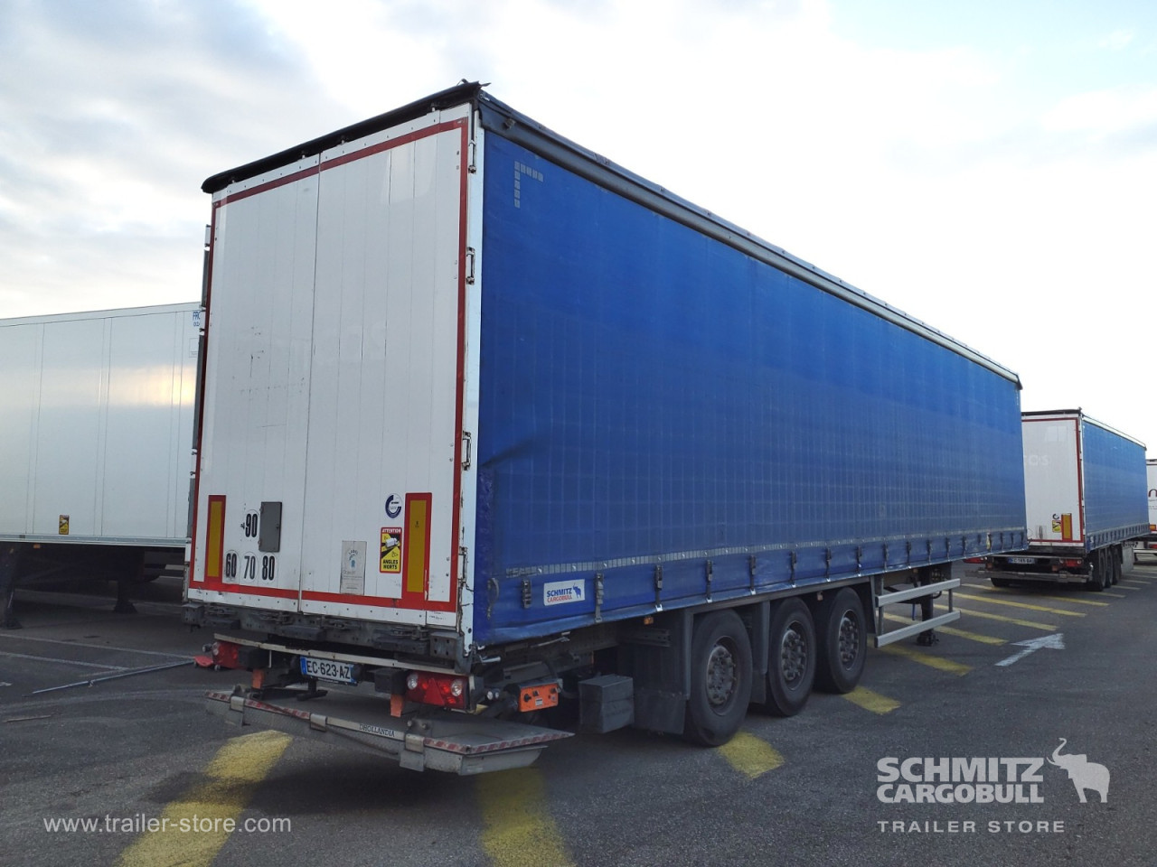 Schmitz Cargobull Semitrailer Curtainsider Standard Hayon 