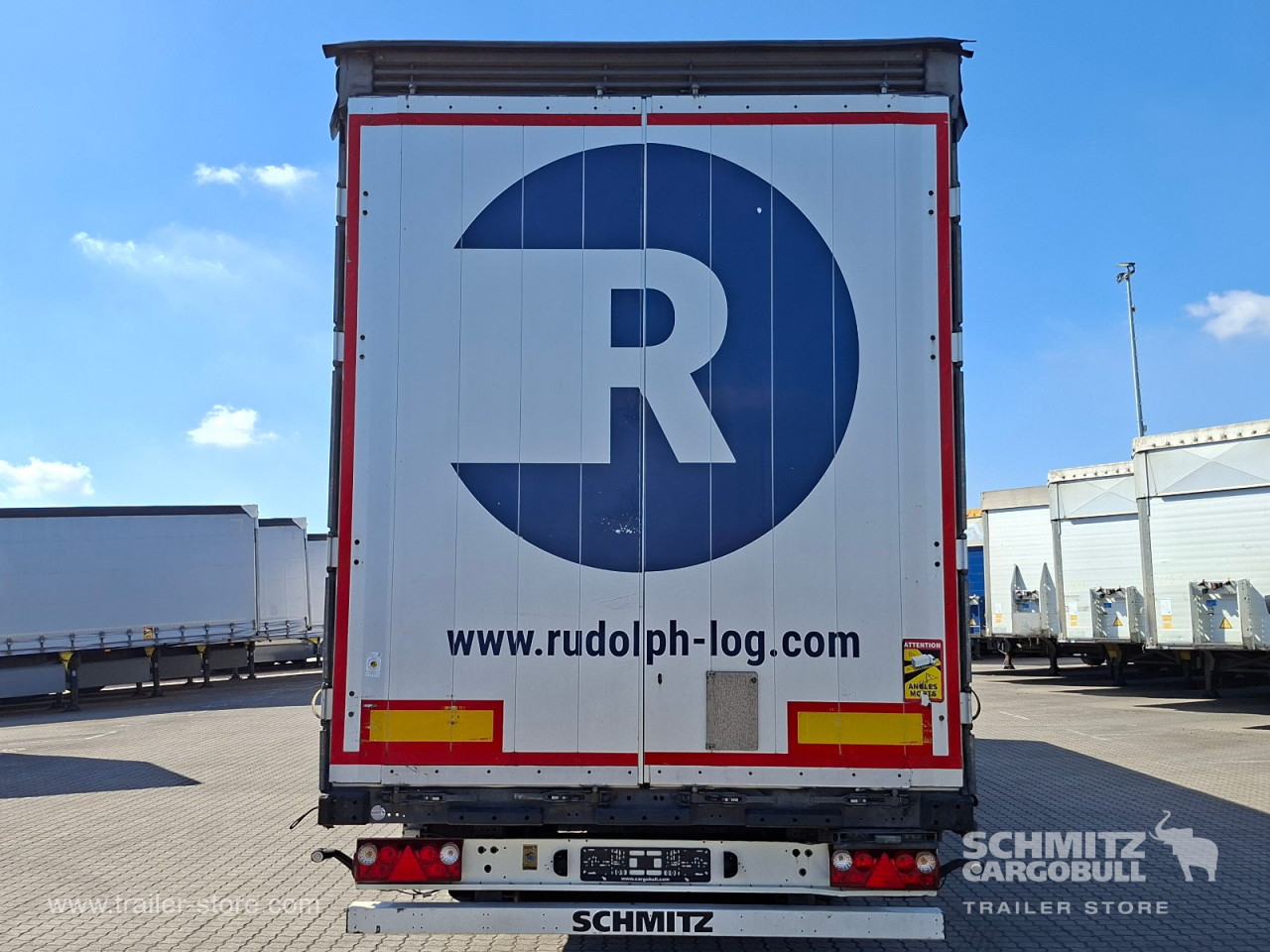 Schmitz Cargobull Curtainsider Coil Getränke 