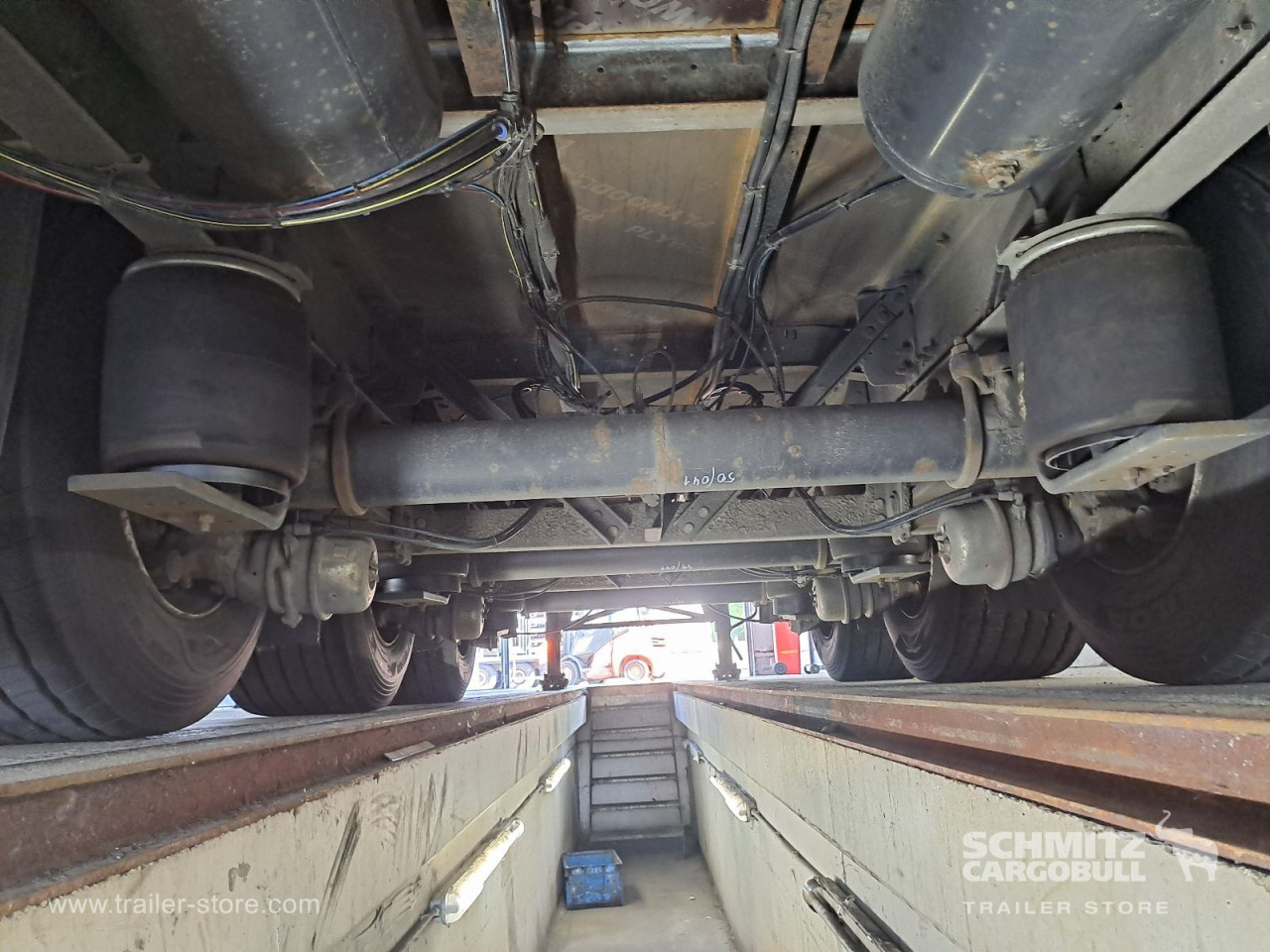 Schmitz Cargobull Curtainsider Mega Getränke 