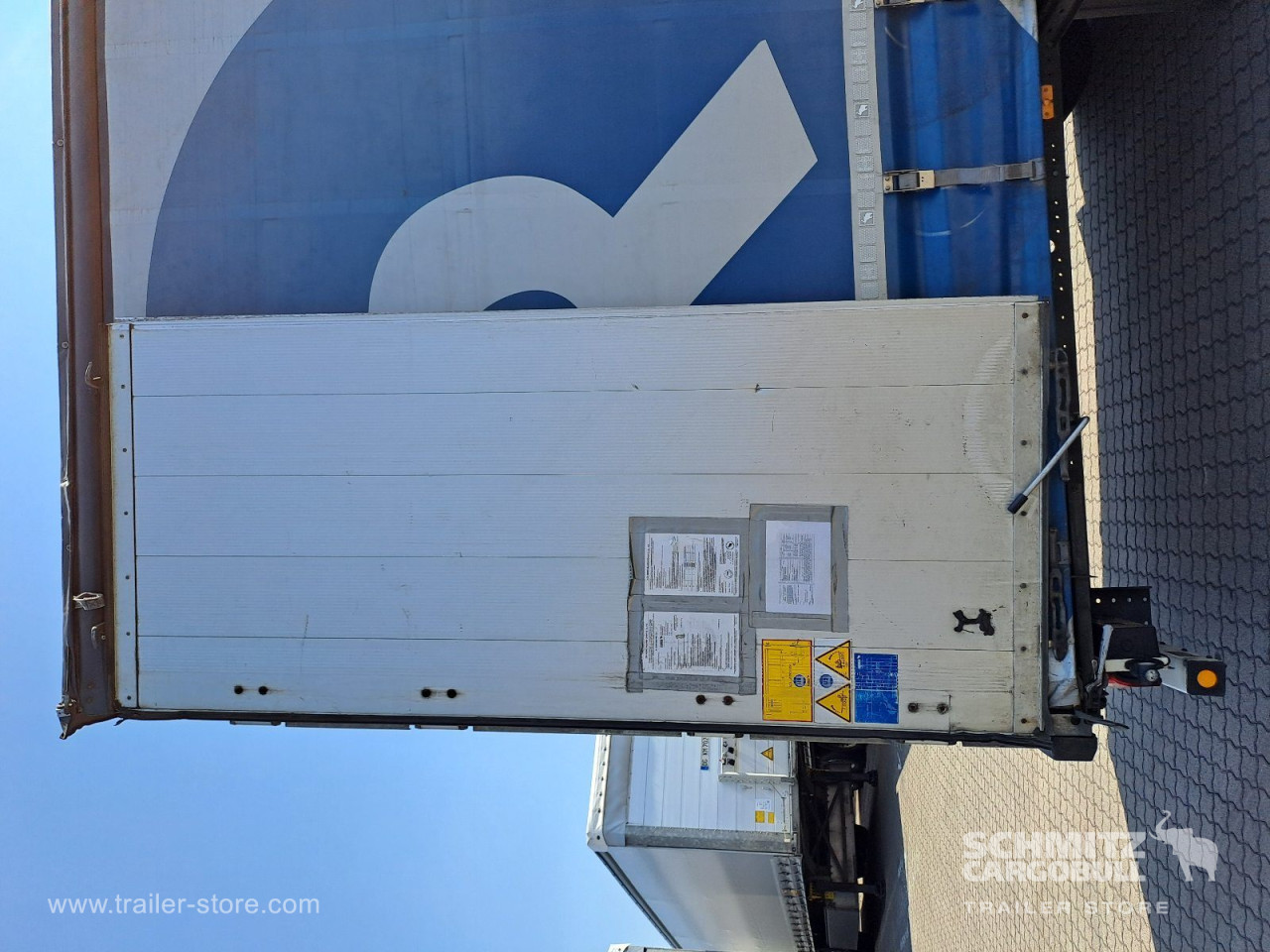 Schmitz Cargobull Curtainsider Mega Getränke 