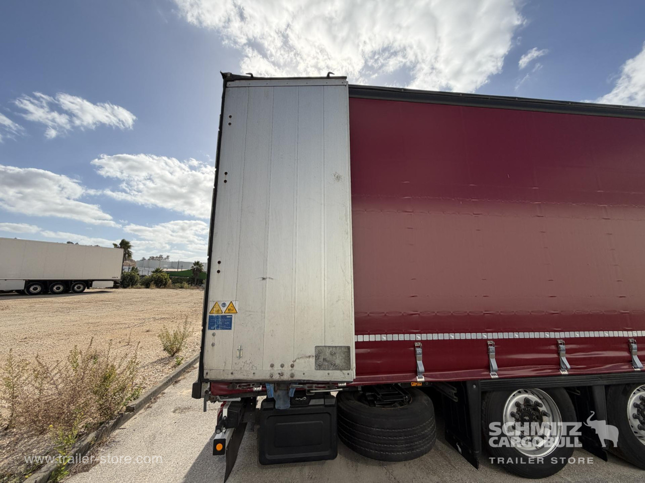 Schmitz Cargobull Curtainsider Mega 