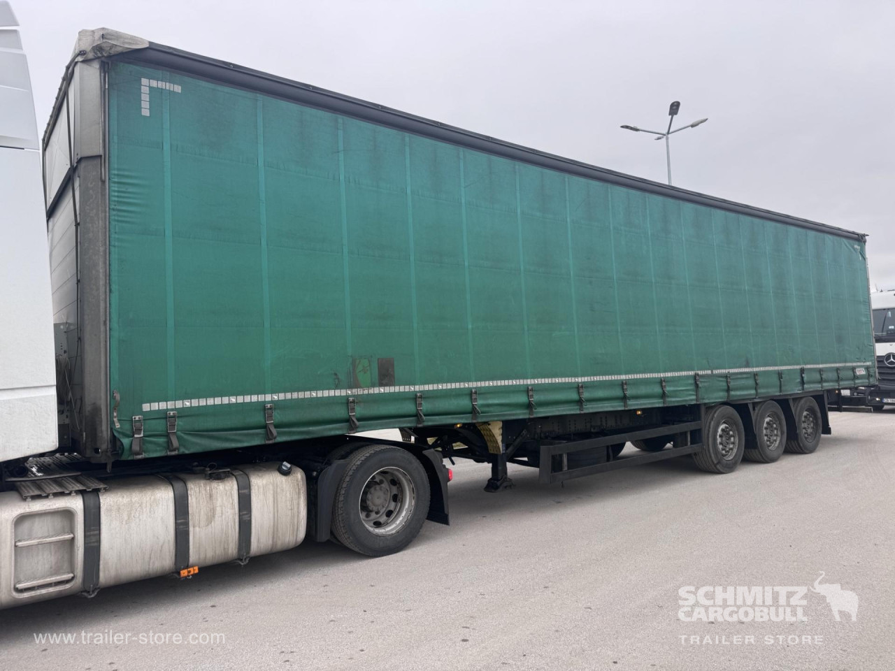 Schmitz Cargobull Curtainsider Mega 