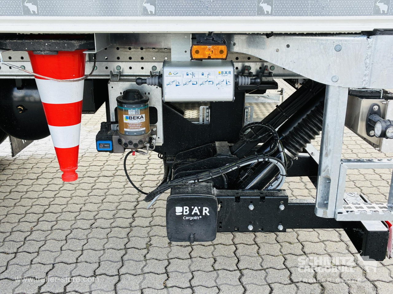 Schmitz Cargobull Tiefkühler Standard Ladebordwand 