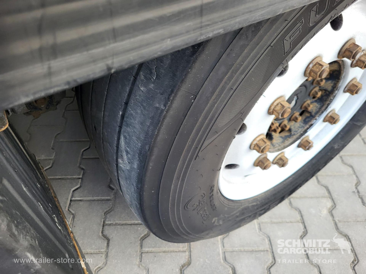 Schmitz Cargobull Curtainsider Mega 