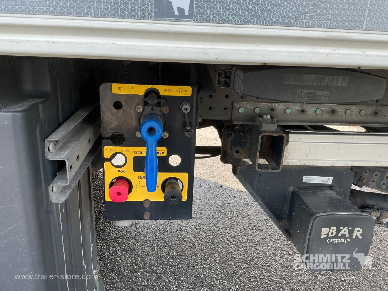 Schmitz Cargobull Auflieger Tiefkühlkoffer Multitemp Double deck Taillift 