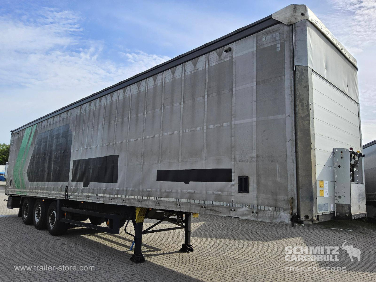 Schmitz Cargobull Curtainsider Mega Getränke 