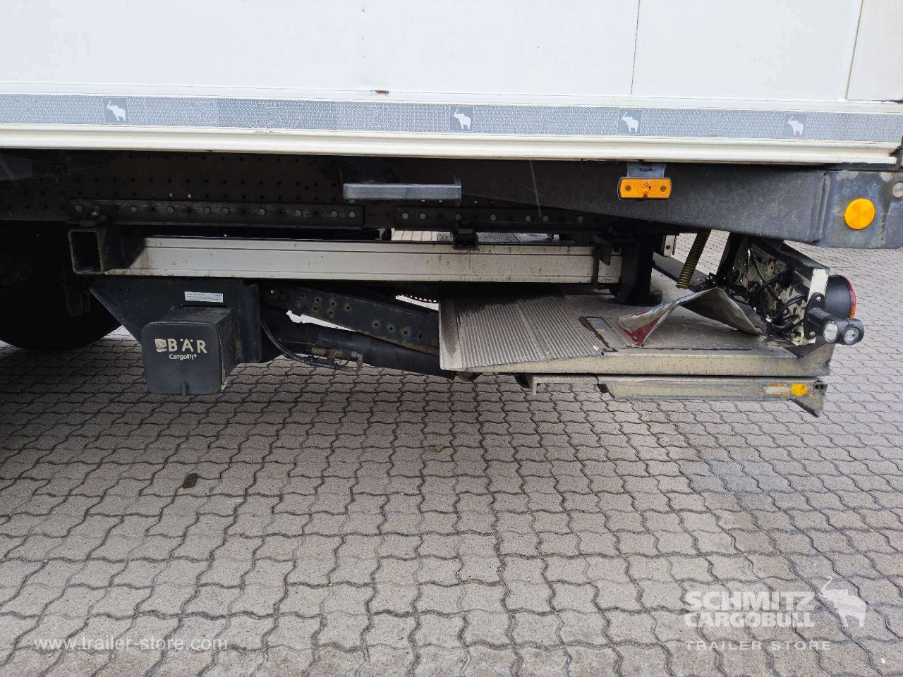 Schmitz Cargobull Tiefkühler Multitemp Doppelstock Ladebordwand 