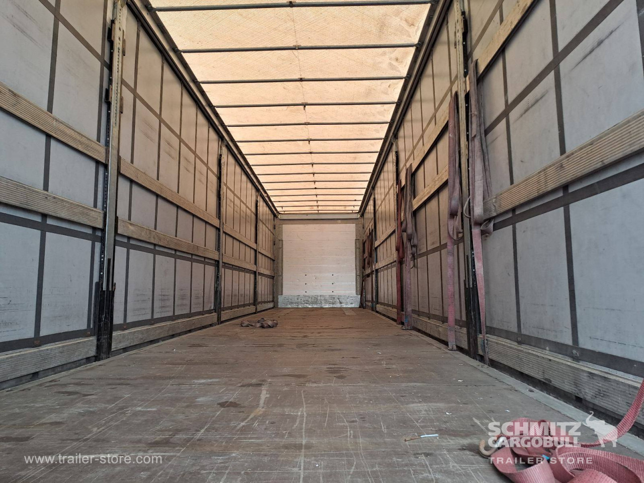 Schmitz Cargobull Curtainsider Standard Getränke 