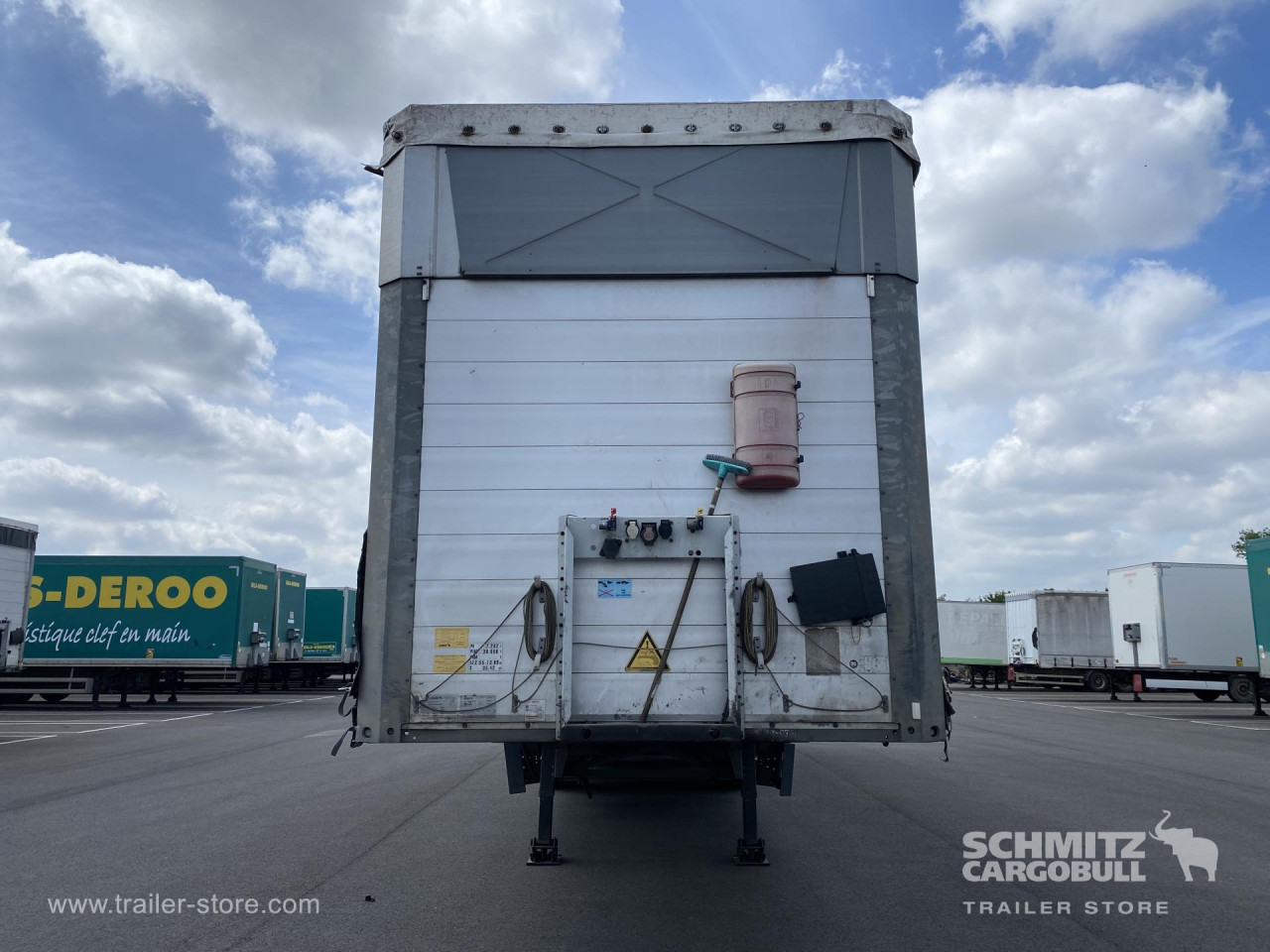 Schmitz Cargobull Semitrailer Curtainsider Mega 