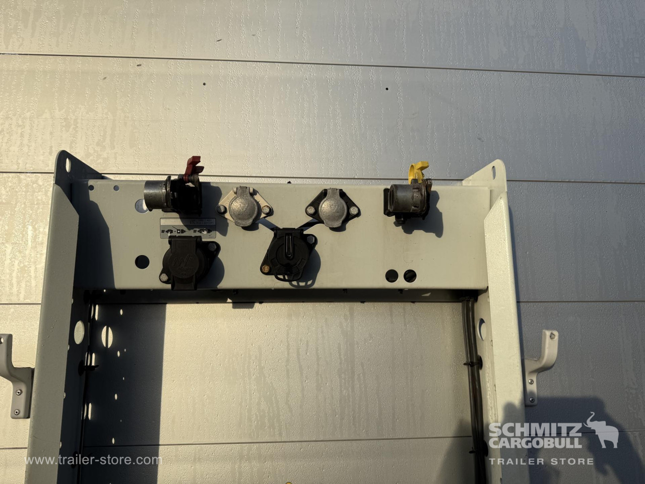 Schmitz Cargobull Curtainsider Standard Getränke 